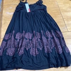 Beautiful dresses Elle size M new